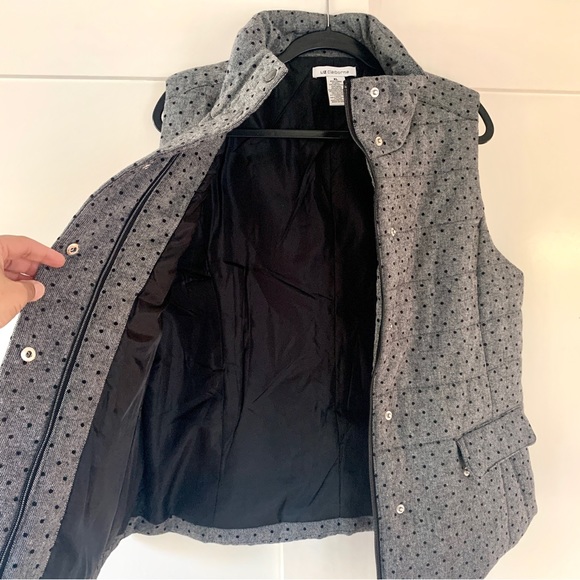 Fun and Cozy Liz Claiborne Polka Dot Vest - Picture 5 of 10